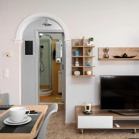 Casa Eleni Lejlighed Kanálion