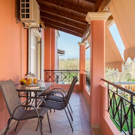 Casa Eleni Апартаменты *